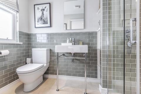 37 Boscombe Road, London, SW19 3AX