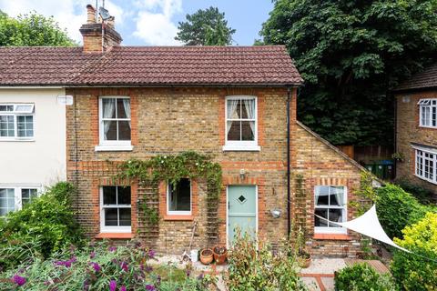14 Brooklands Lane, Weybridge, KT13 8UX