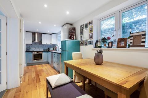 14 Brooklands Lane, Weybridge, KT13 8UX