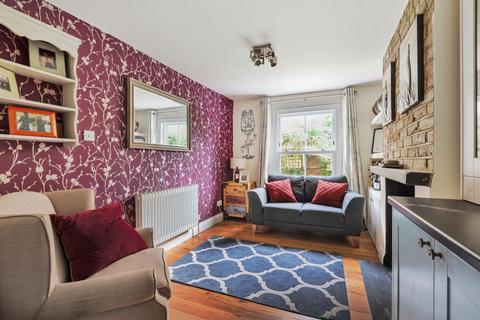 14 Brooklands Lane, Weybridge, KT13 8UX