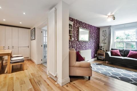 14 Brooklands Lane, Weybridge, KT13 8UX