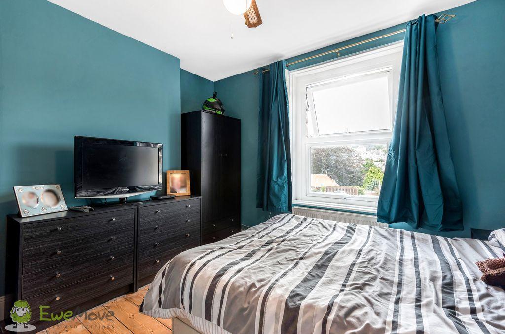 Bedroom 1 (Double)