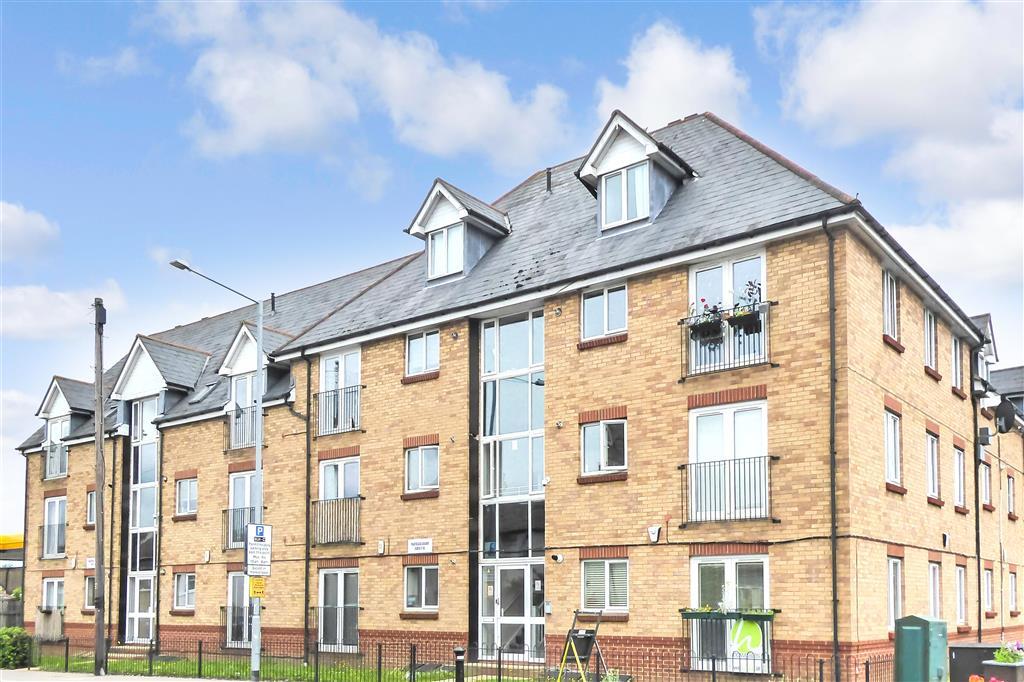 Southend Road, StanfordLeHope, Essex 2 bed ground floor flat £195,000