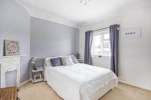 2 Narrow Way, Bromley, BR2 8JB