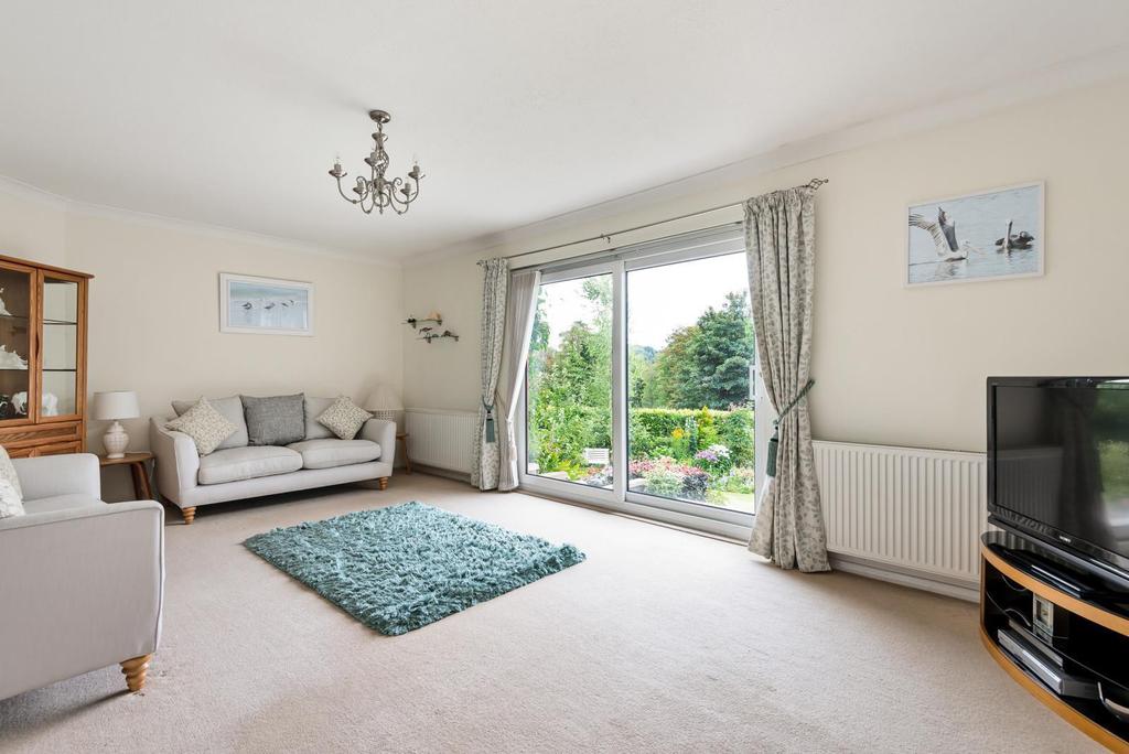 Primrose Ridge, Godalming, GU7 4 bed detached bungalow £850,000
