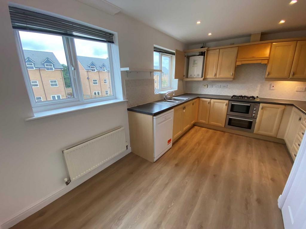 Coleridge Way, Borehamwood 3 bed townhouse £1,925 pcm (£444 pw)