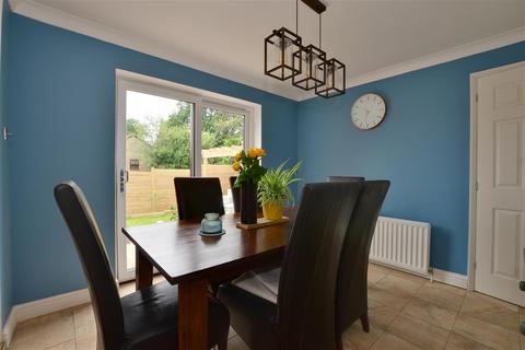 18 Coldharbour Close, Crowborough, TN6 1EU