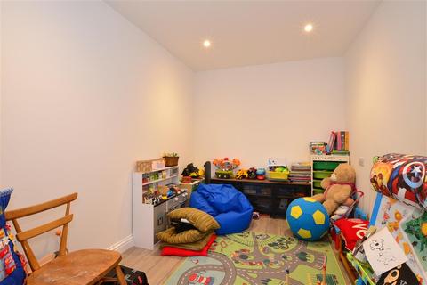 18 Coldharbour Close, Crowborough, TN6 1EU