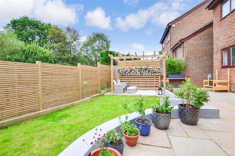 18 Coldharbour Close, Crowborough, TN6 1EU