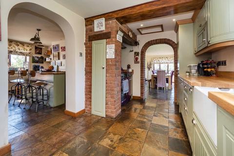 5 bedroom detached house for sale, Marsh Road, Norwich NR13