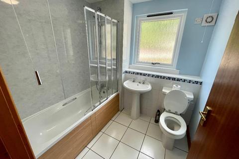 2 bedroom flat to rent, Diriebught Road, Inverness, IV2