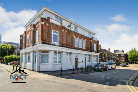 1 bedroom in a house share to rent - Ruscoe Road, Canning Town, E16