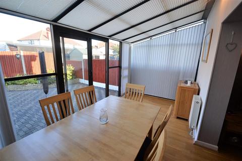 19 Target Close, Feltham, TW14 9TF