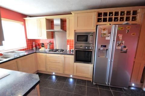 19 Target Close, Feltham, TW14 9TF