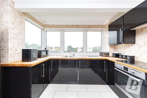 15 Winston Close, Romford, RM7 8LL