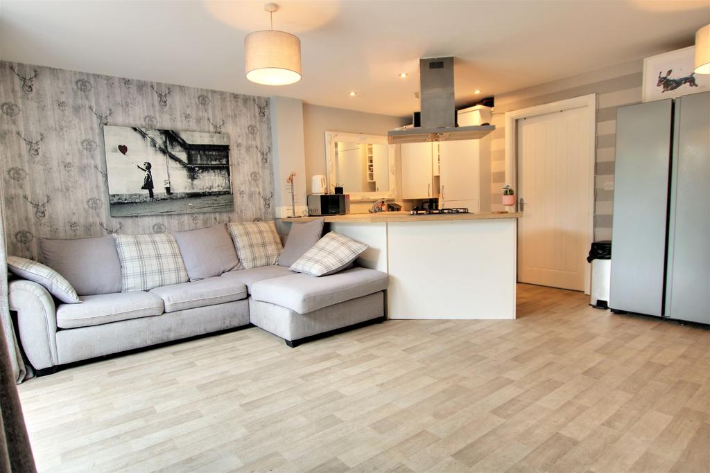 Weston Lane, Southampton 2 bed ground floor flat £175,000