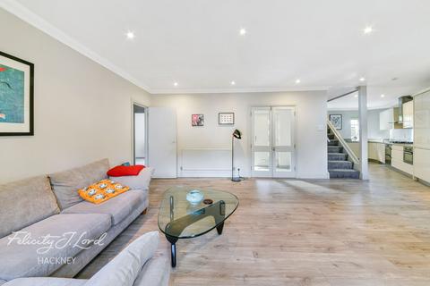 26 Chester Crescent, London, E8 2PH