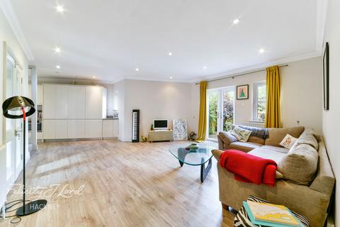 26 Chester Crescent, London, E8 2PH