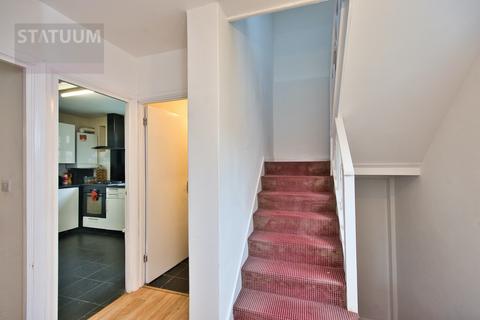 4 bedroom terraced house to rent, Elizabeth Close, London, E14