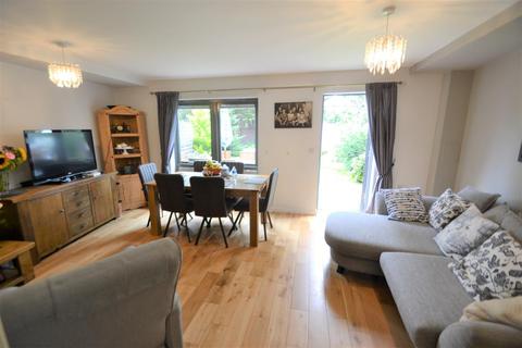 78 Page Road, Feltham, TW14 8DW
