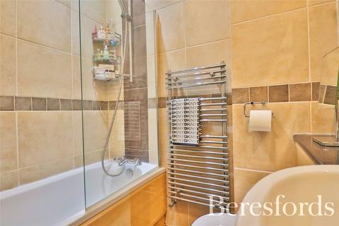 6b Dymoke Road, Hornchurch, RM11 1AA