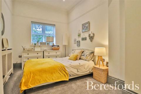 6b Dymoke Road, Hornchurch, RM11 1AA
