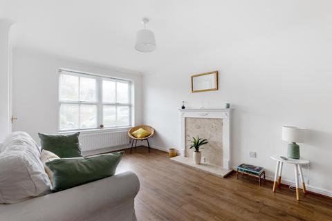 6 Scholars Walk, Guildford, GU2 7TR