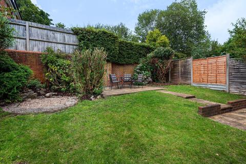 6 Scholars Walk, Guildford, GU2 7TR
