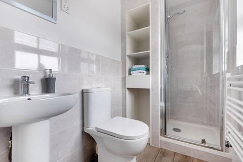 6 Scholars Walk, Guildford, GU2 7TR