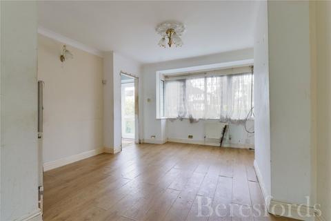 18 Firham Park Avenue, Romford, RM3 0SJ