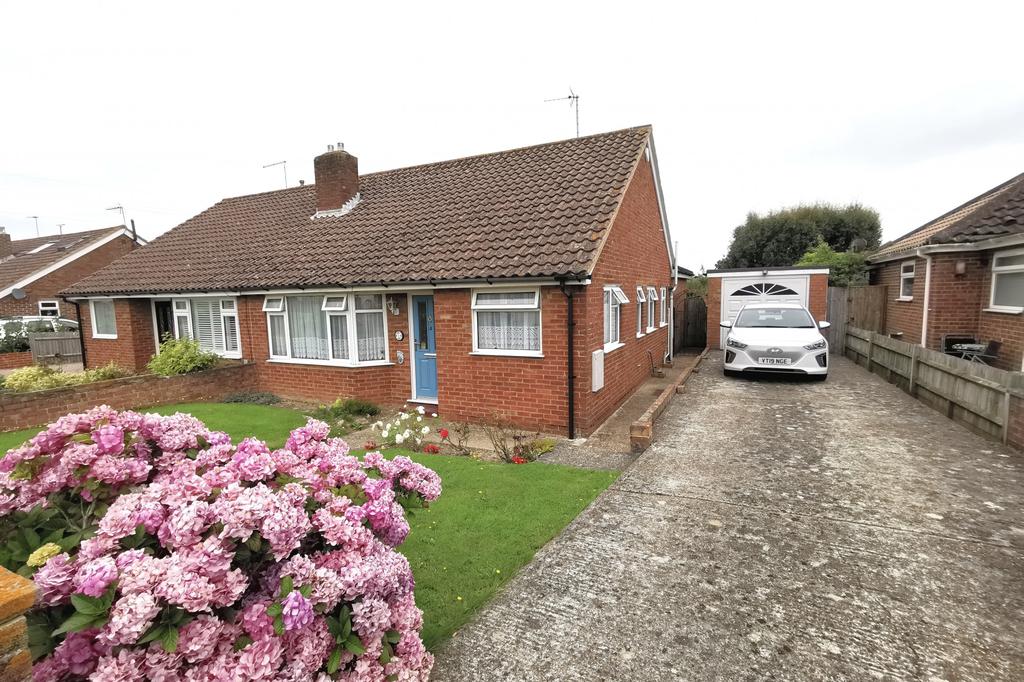 Dover Road, Polegate, East Sussex, BN266LA 2 bed bungalow £340,000