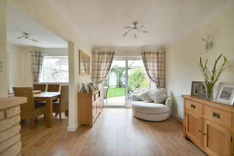 2 Wakefield Close, Kempsford, Fairford, GL7 4DP