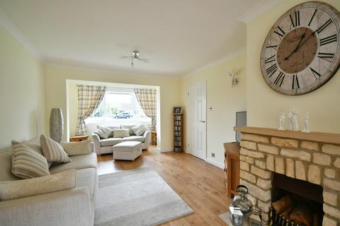 2 Wakefield Close, Kempsford, Fairford, GL7 4DP