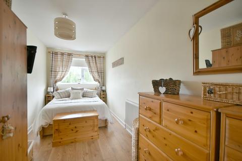 2 Wakefield Close, Kempsford, Fairford, GL7 4DP