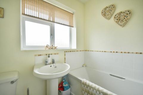 2 Wakefield Close, Kempsford, Fairford, GL7 4DP