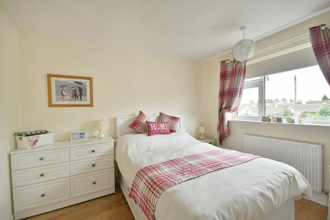 2 Wakefield Close, Kempsford, Fairford, GL7 4DP