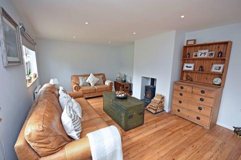 Chandos High Street, Yoxford, Saxmundham, IP17 3EU