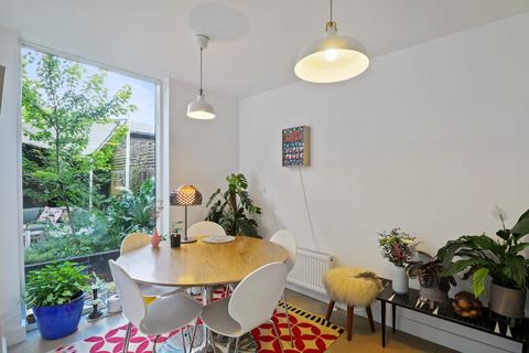 3 bedroom end of terrace house for sale, Hilversum Crescent,  London, SE22