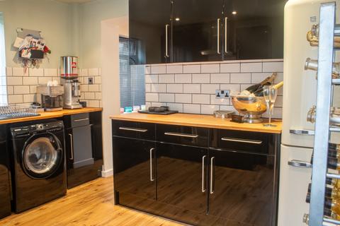 45 Newstead, Tamworth, B79 7UU