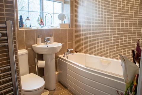 45 Newstead, Tamworth, B79 7UU