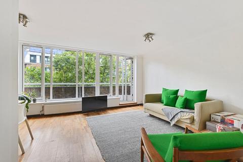 3 bedroom flat to rent, Pembroke Road, Kensington, London