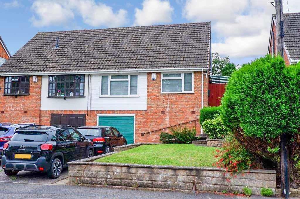 Brookside Way, Wilnecote 3 bed semidetached house £230,000