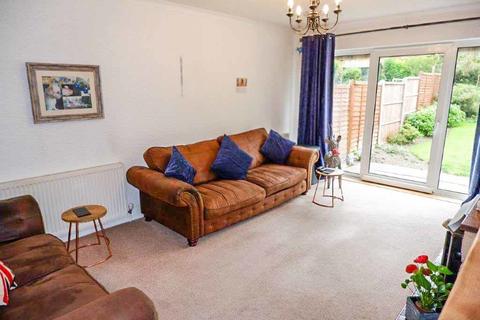 18 Brookside Way, Wilnecote, Tamworth, B77 5LH