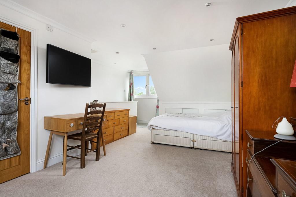 Principal bedroom