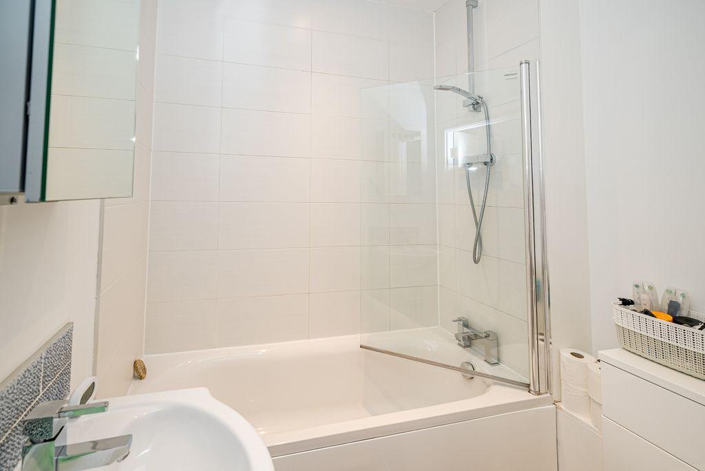 Bathroom (Bathroom)