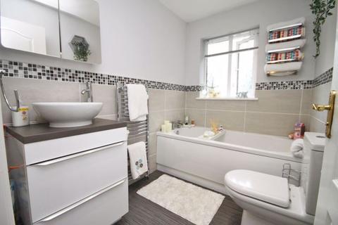 8 Burley Close, Laceby, Grimsby, DN37 7EN
