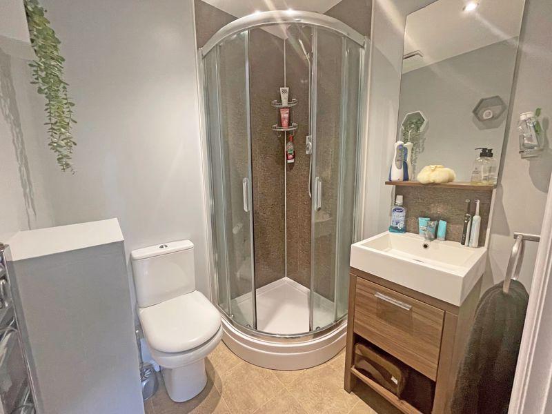 Bedroom 1 en-suite