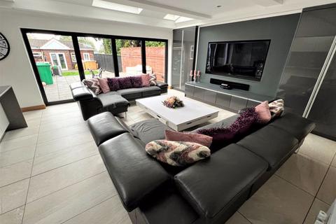 41 Jeremy Road, Wolverhampton, WV4 5BZ