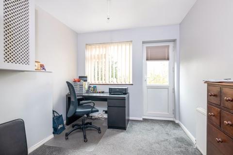 28 Broom Mead, Bexleyheath, DA6 7NY