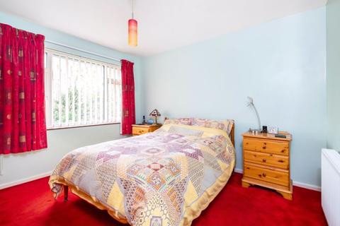 28 Broom Mead, Bexleyheath, DA6 7NY
